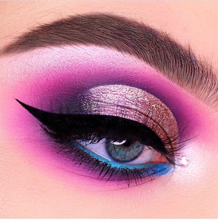 CrownbrushUK's tweet photo. π Real Love π @laurampmakeup using her Crownbrush Makeup Brushes for this glorious look π
.
.
#crownbrush #makeupbrushes #closeupeye https://t.co/pgk7IvurQs