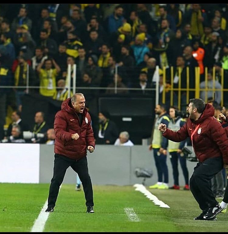 emreesmeroglu's tweet photo. Sana da seni sevenlere de KOYDUK MU ? #Galatasaray #mayıslarbizimdir https://t.co/6g0VwLuzoY