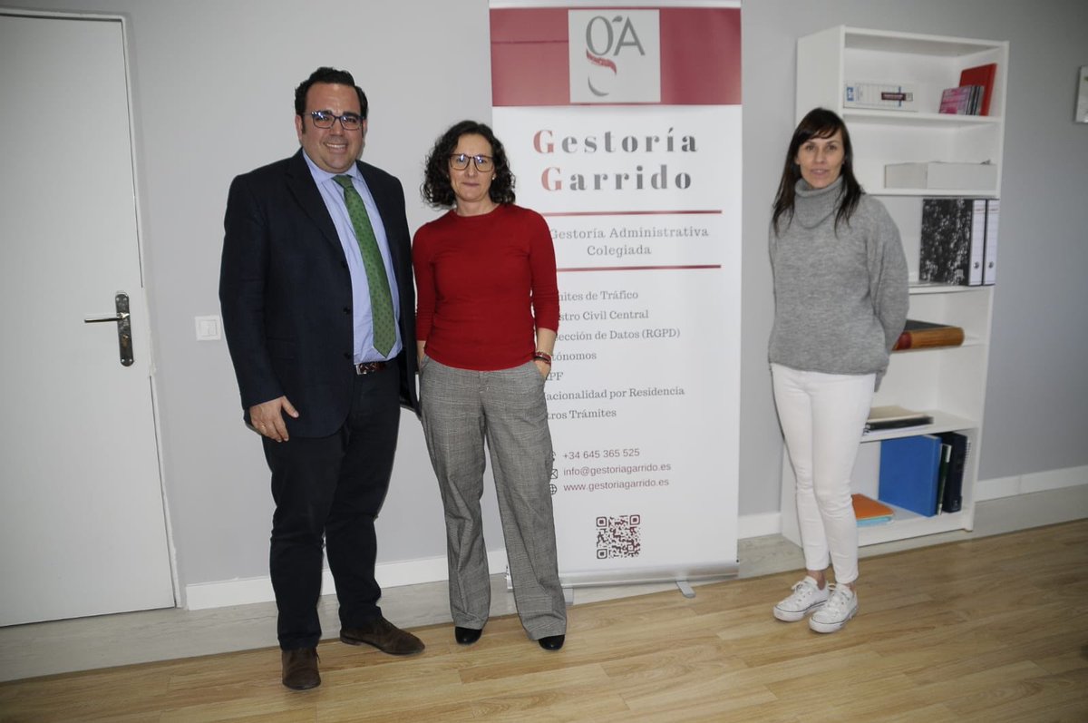 jubedal's tweet photo. Acabo la semana agradeciendo a @GestoriaGarrido, la cafetería Frisbee y la peluquería Laura Nieto, en el Republic Space, y @mapfre_boadilla, en Infante Don Luis, su apuesta por Boadilla🌳: ¡gracias por elegirnos! https://t.co/ZJuB7V9iIA