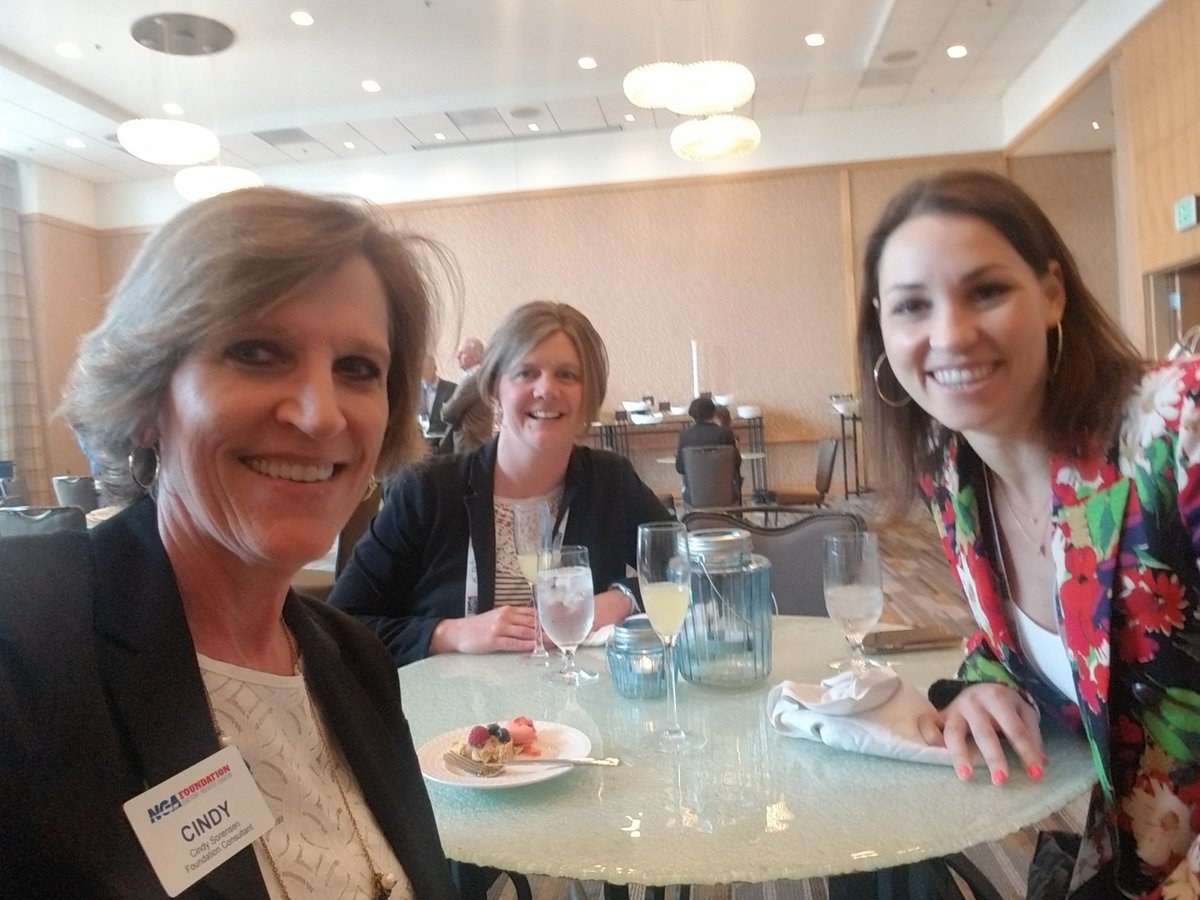 CindyIsaBAMF's tweet photo. Having lunch with leaders in the #grocery industry. #grocerygeeks #NGASHOW2020 @NationalGrocers https://t.co/pi8fN2Xe8x