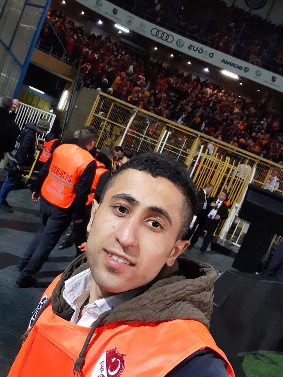 dogantpkr's tweet photo. #Zabaha #Kadar #burdayız #Bugûn 
#Zabaaa #Kadar... 💛❤😎
#Galatasaray https://t.co/lYDtklOFk5