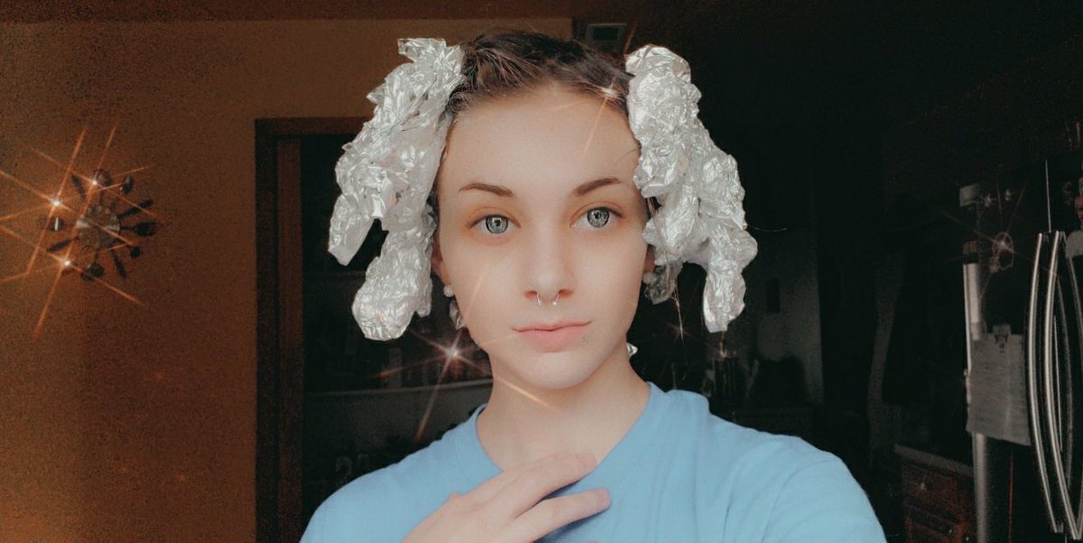 PrincessAbbi666's tweet photo. Trying to summon aliens with all this metal on my head 👽 #EXPECTCHANGE https://t.co/v5nPpaAzos