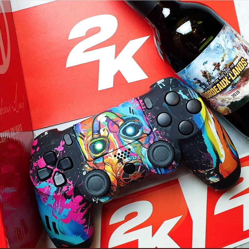 KTSNGFX's tweet photo. Over the last 2 years i've designed Gaming Controllers for some of the worlds biggest brands through @ControllersUK! I thought it would be great to get some of my designs together and also show some concepts and fan art. Let me know what you want to see. All RT's are appreciated! https://t.co/KDSaP3X7ol