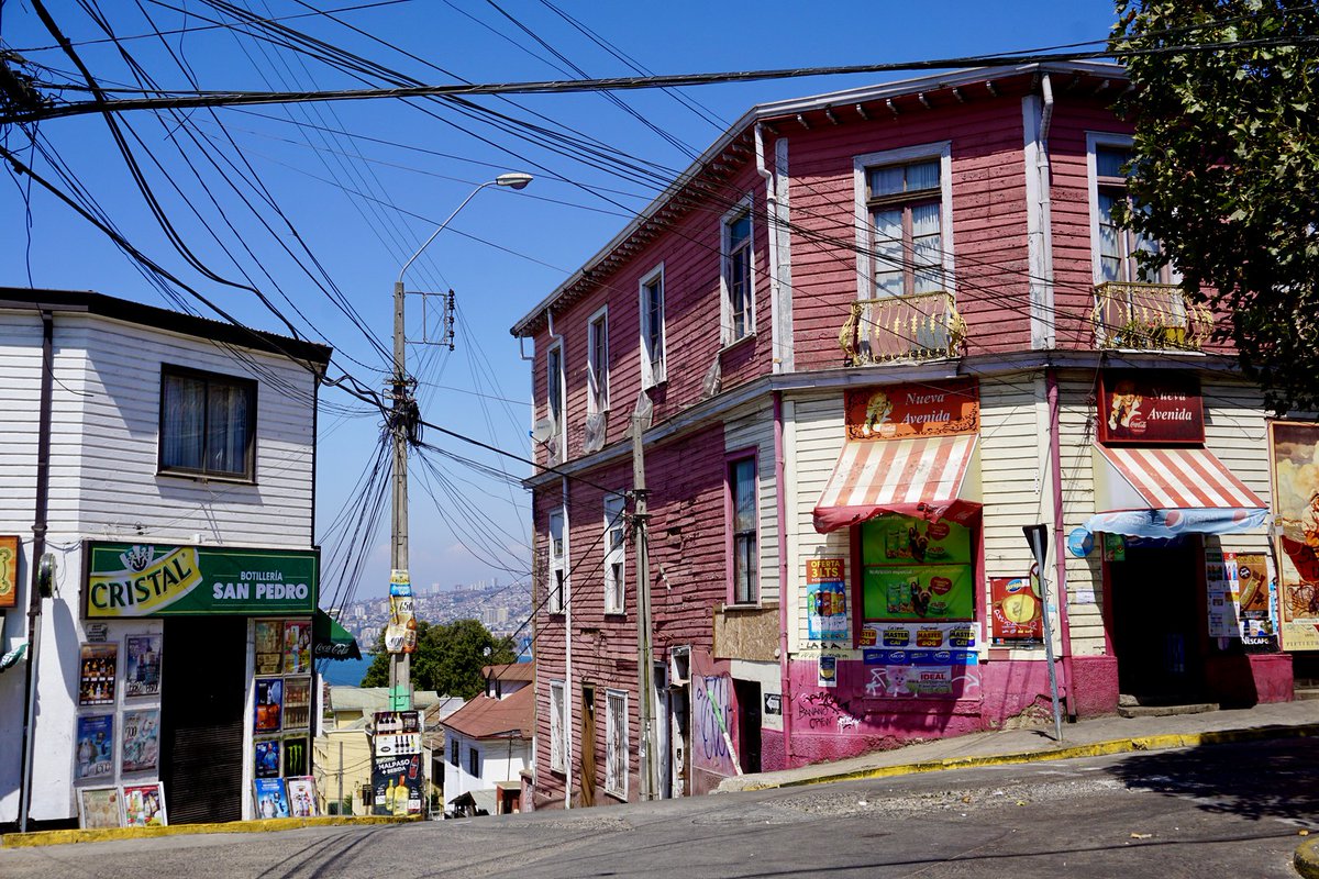 apuntesyviajes's tweet photo. Conoce los almacenes de Playa Ancha que junto al Café República han marcado la vida de uno de los barrios más emblemáticos de Valparaíso
https://t.co/j1CkkNoqe5 #GuíaValparaíso #ApuntesChile  🚎🇨🇱 #BlogDeViajes 🚲🌎 https://t.co/rSgWAbQ0x5