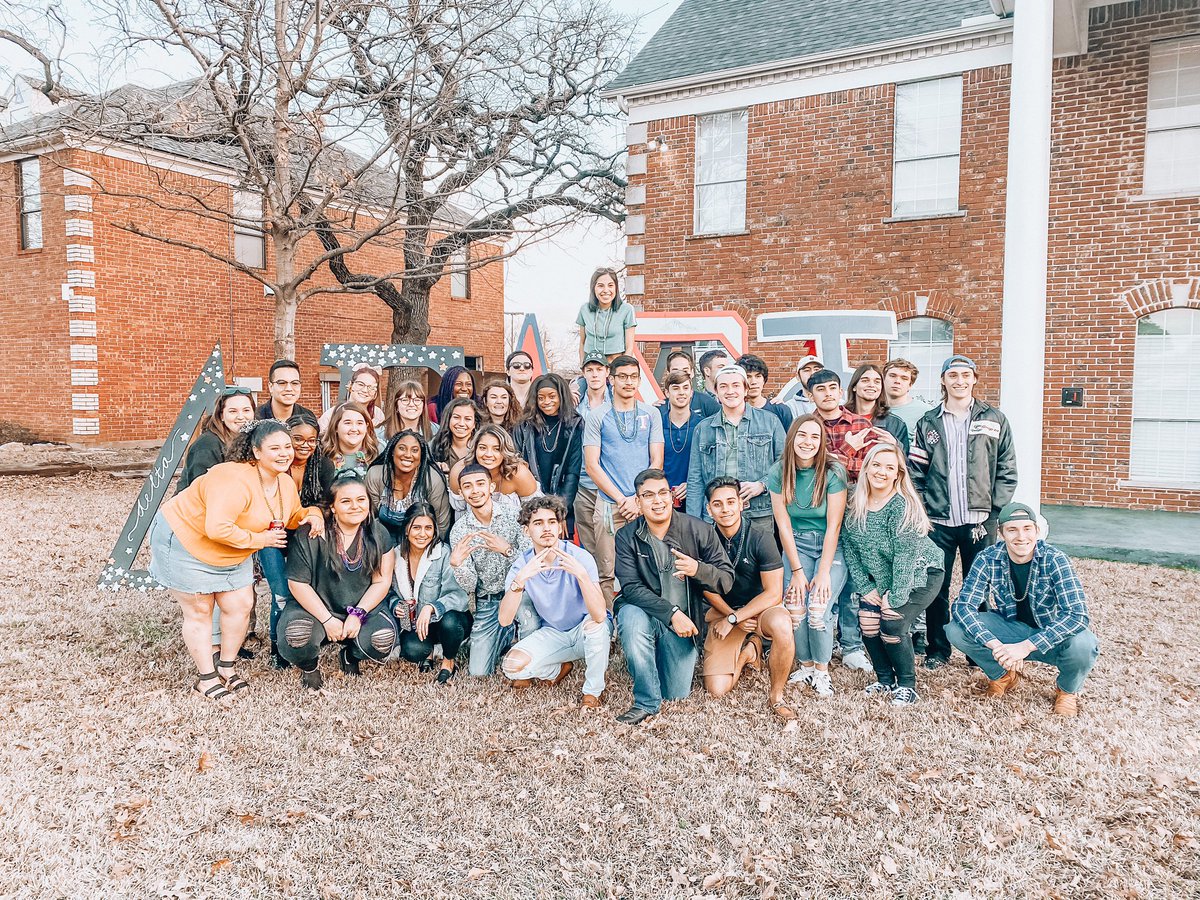 Thank you <a href="/UNT_DeltaSig/">UNT Delta Sigma Phi</a> for hosting a great Mardi Gras mixer yesterday! 🎊
