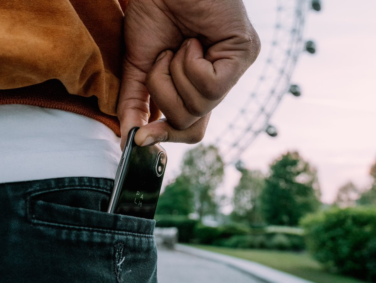 palm's tweet photo. Palm fits every pocket and every occasion. #LifeMode activated. https://t.co/UpwCFVIbcw