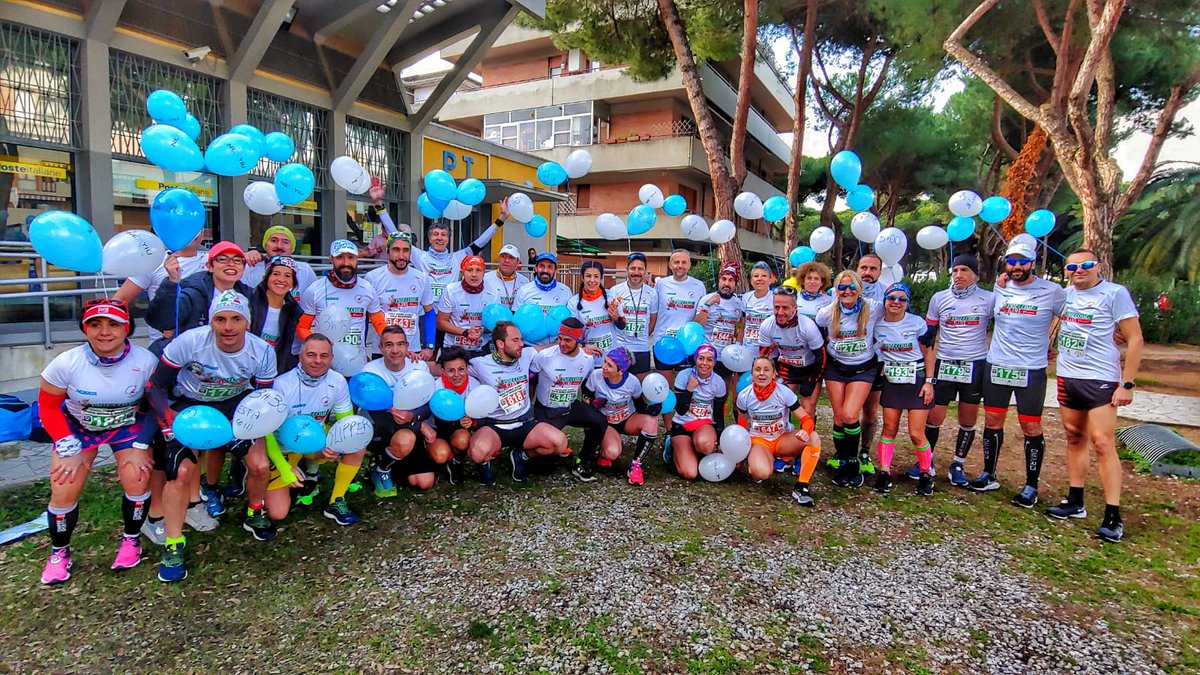 NaviglioTeam's tweet photo. #verdimarathon #6orearluno #maratonamassacarrara #trainingmilano #sugar #arena @amoamicidimarco https://t.co/H8zZ1U62tn