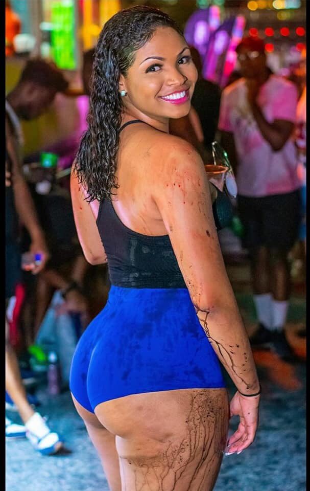 WorlfSthilaire's tweet photo. Kem al nan Kanaval Trinidad la 😂😂 https://t.co/Oyy6CybYeJ