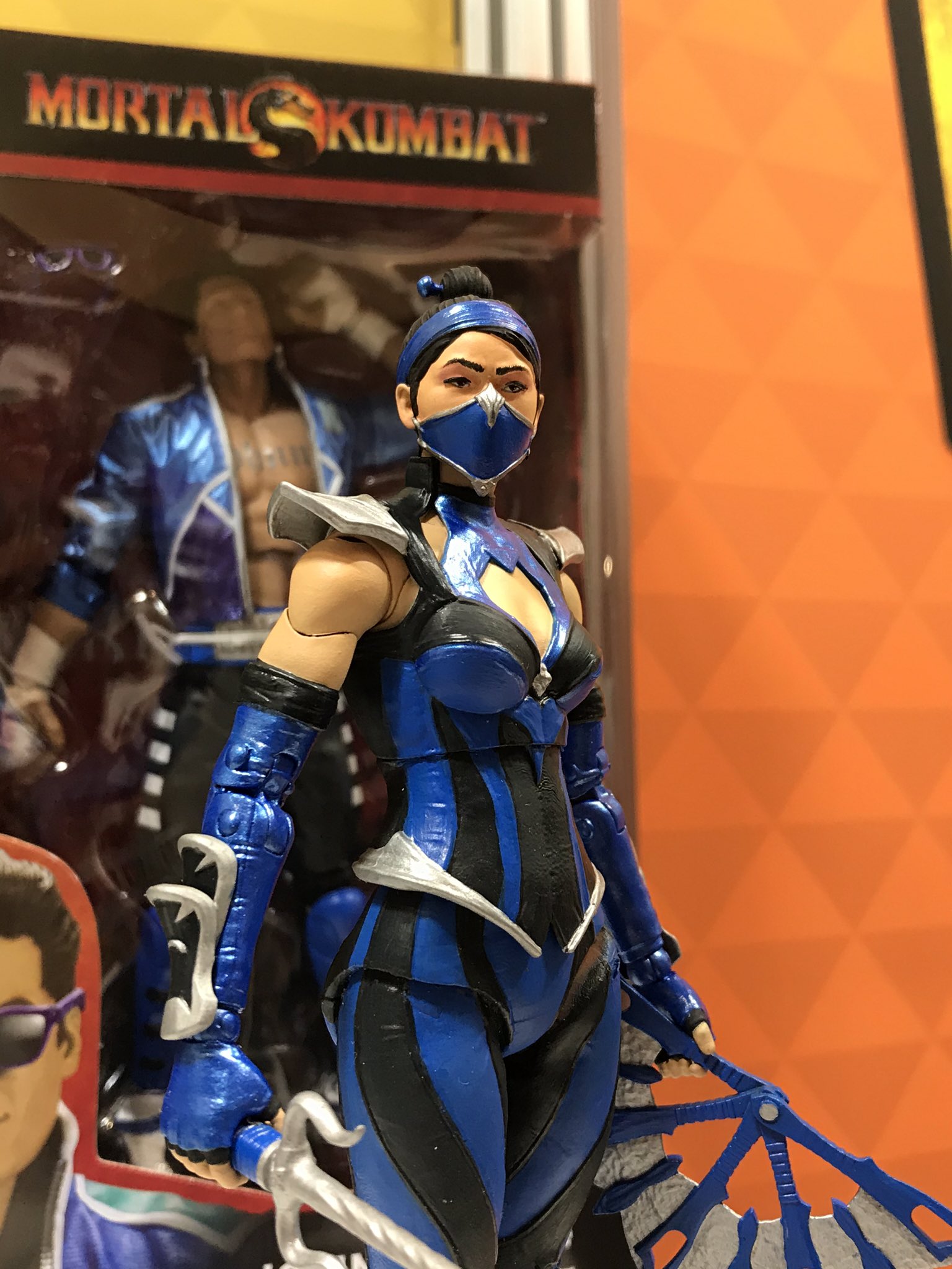 Mortal Kombat 11 - Kitana and Baraka Figures by McFarlane Toys