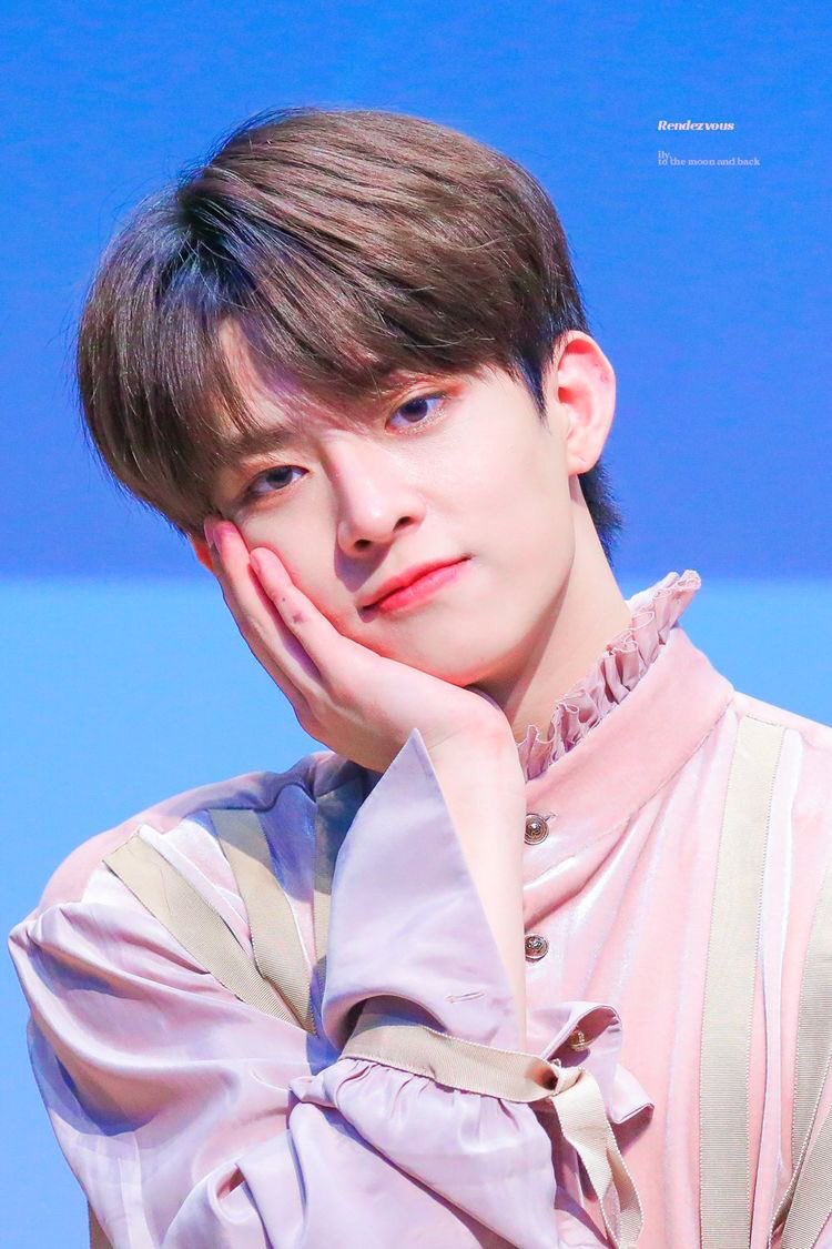 day 49, february 18thjung subin➪ vocalist, rapper, maknae➪ bias - semi-ultwhile we’re at it let’s just do all my victon biases in one go alright heres subin ! hes baby i lov him