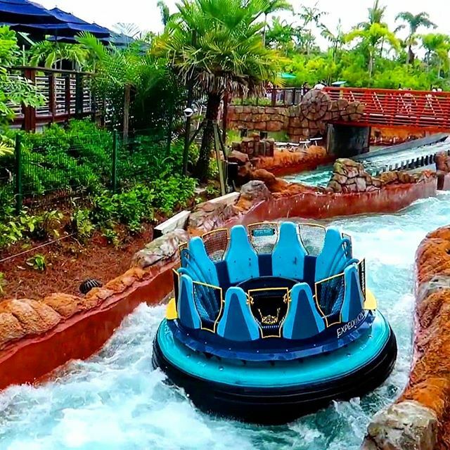 NathanStaker1's tweet photo. Infinity Falls was such a fun ride, but trust me when I say you'll get wet! 💦😂 Such a great way to cool down in the hot Floridia weather though! ☀️ #InfinityFalls #waterride #raftride #seaworld #seaworldorlando https://t.co/7I6bWKVw4N https://t.co/XLYIxieC5P