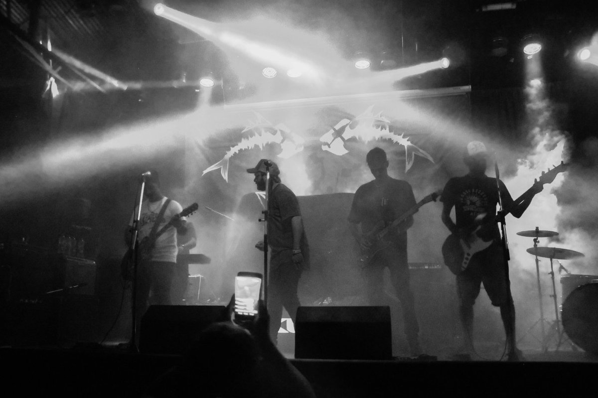 Repaso de nuestro show en @xlrcluboficial (Bs.As) junto a <a href="/sdepescado/">Sueño de Pescado</a>. Entra nuestro facebook.com/pergaminoofici… y mira el album completo!
.
Ph: arigonzaalez
#pergamino #envivo #xlrclub #sueñodepescado #sanmiguel #buenosaires #bsas #rock ##sdp #xlrbsas