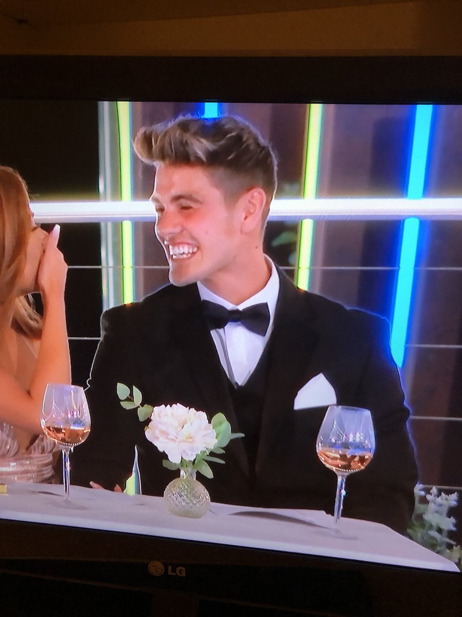 princessGCJ's tweet photo. I mean.. seriously 🔥#lukem #LoveIslandUK #loveIslandfinal https://t.co/aA1svt1Qmc