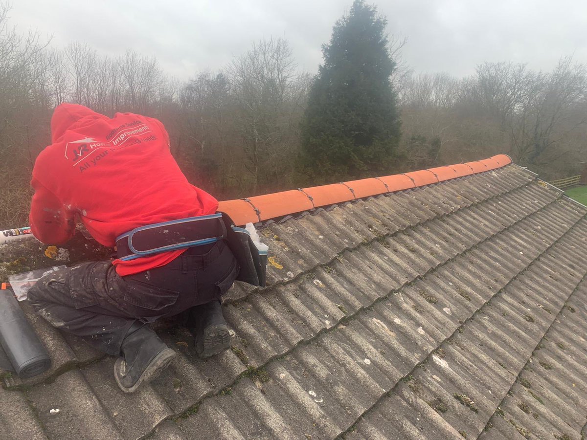 Dry ridge System with new ridge tiles