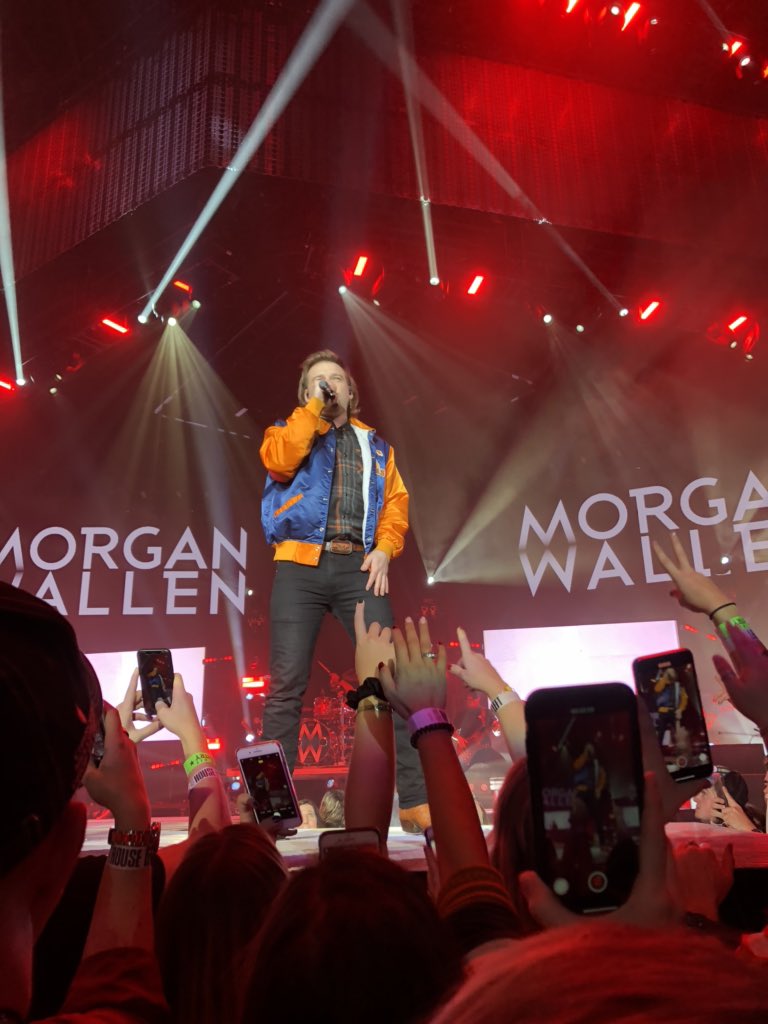 1HannahRose1's tweet photo. @MorganWallen thank you for a great show!! You were INCREDIBLE 🤩 https://t.co/ifkVUhFSAC