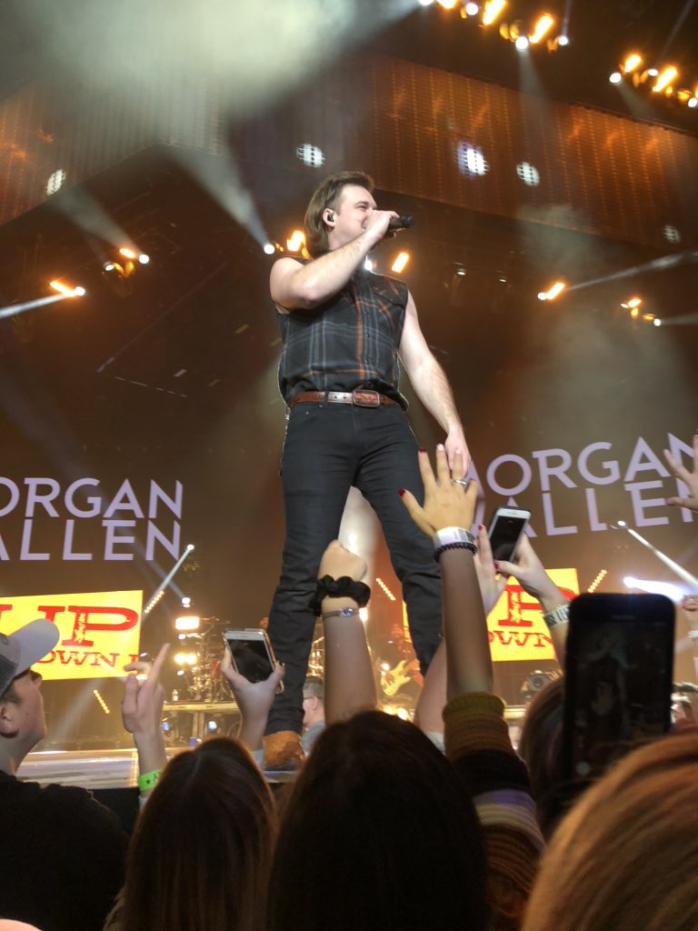 1HannahRose1's tweet photo. @MorganWallen thank you for a great show!! You were INCREDIBLE 🤩 https://t.co/ifkVUhFSAC