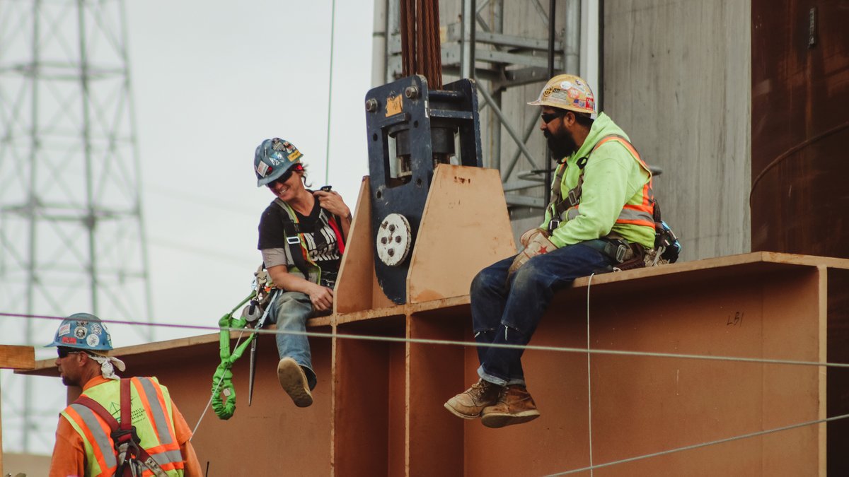 RedWingShoes's tweet photo. The Gerald Desmond Bridge in Long Beach, CA is open to traffic! Due for completion this year, the project calls for 17 million feet of cable, 75 million pounds of rebar and 300,000 cubic feet of concrete. Congrats to the 3,000 workers who helped build this bridge! #THANKAWORKER https://t.co/ITOJHjqmhj