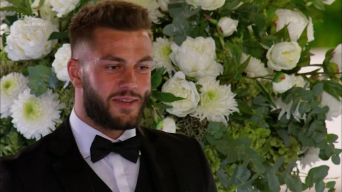 SpeakingFacts17's tweet photo. Finley out here making a girl cry 😭

Oh my God I knew it he was going to drop the L bomb and I'm glad Paige said it back ❤️

#loveisland https://t.co/1xH34DtREe
