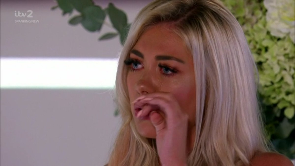 SpeakingFacts17's tweet photo. Finley out here making a girl cry 😭

Oh my God I knew it he was going to drop the L bomb and I'm glad Paige said it back ❤️

#loveisland https://t.co/1xH34DtREe