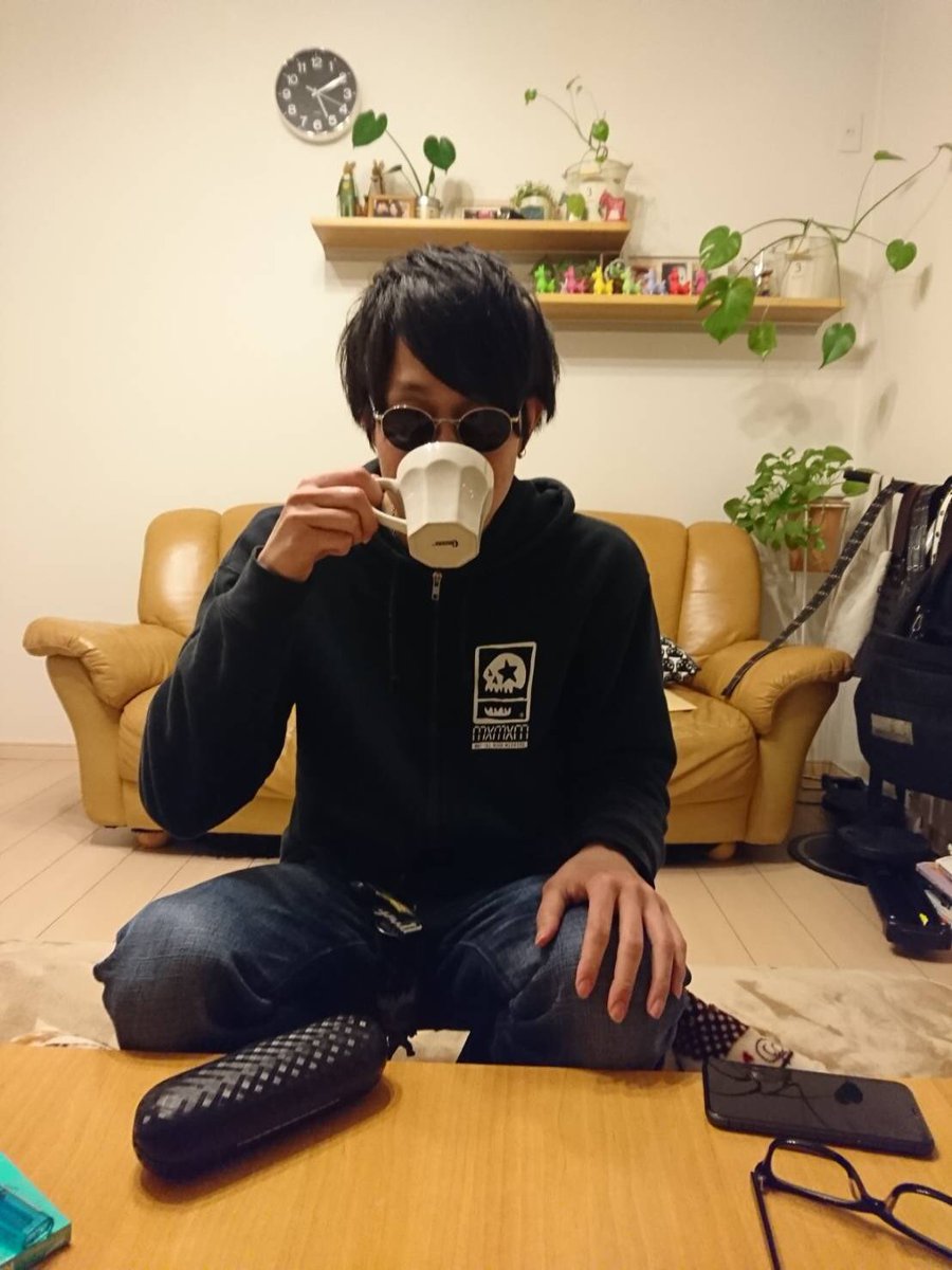 CeGm378's tweet photo. しゅうちゃん送り出して布団に戻ってやったー！
祝日休み最高！
久々に今日はゆっくり家事しよ〜
でももう寝れる気はしねぇ
一日ひま〜
紅の豚 https://t.co/o1KDGyuyds