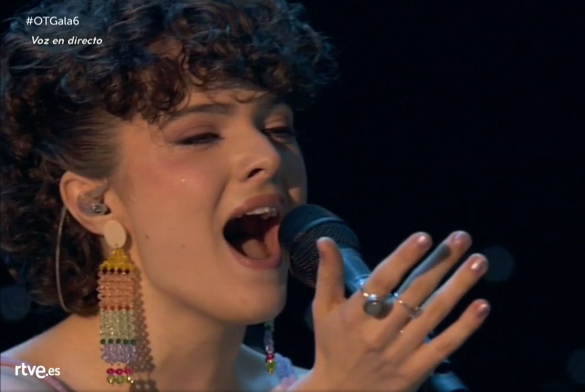 24HClips's tweet photo. 🎶 UNCHAINED MELODY
👤 ANNE
#OTGala6
¿Te ha gustado su actuación?

RT 🔄 SÍ
MG ♥️ NO https://t.co/EMcQUY66uy