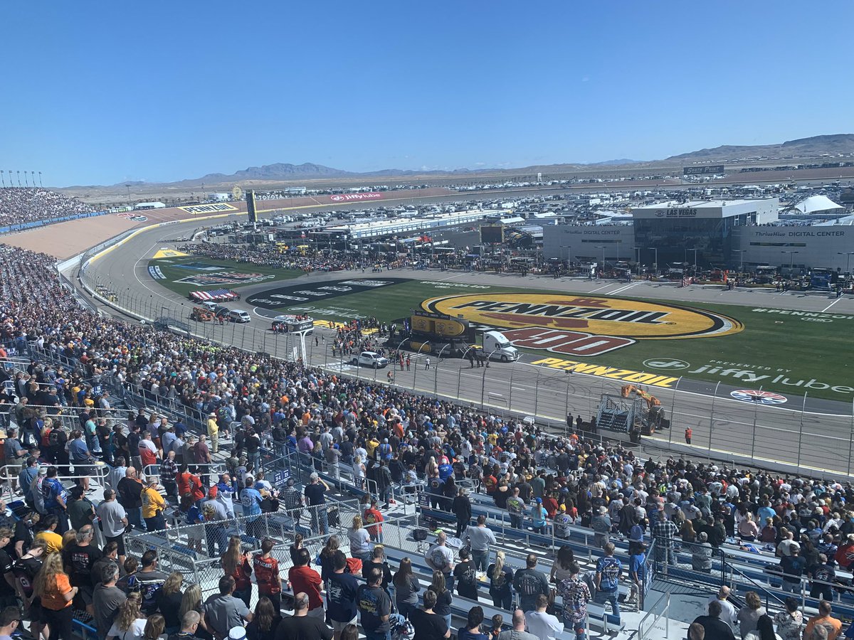 onlocationexp's tweet photo. Itβs a beautiful day race day at the #Pennzoil400 in Las Vegas. βοΈ #psLEVELUP https://t.co/OT7TaFuZEF