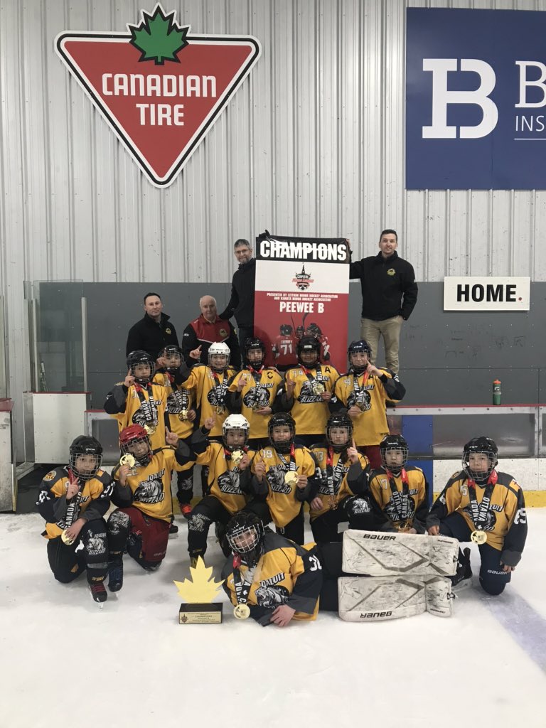 Congratulations to our Peewee B champions - Iqaluit Blizzard 🏆🥇 we hope this helps with the long trip back home! #CHLC20 <a href="/MyHockeyTV/">HockeyTV</a>