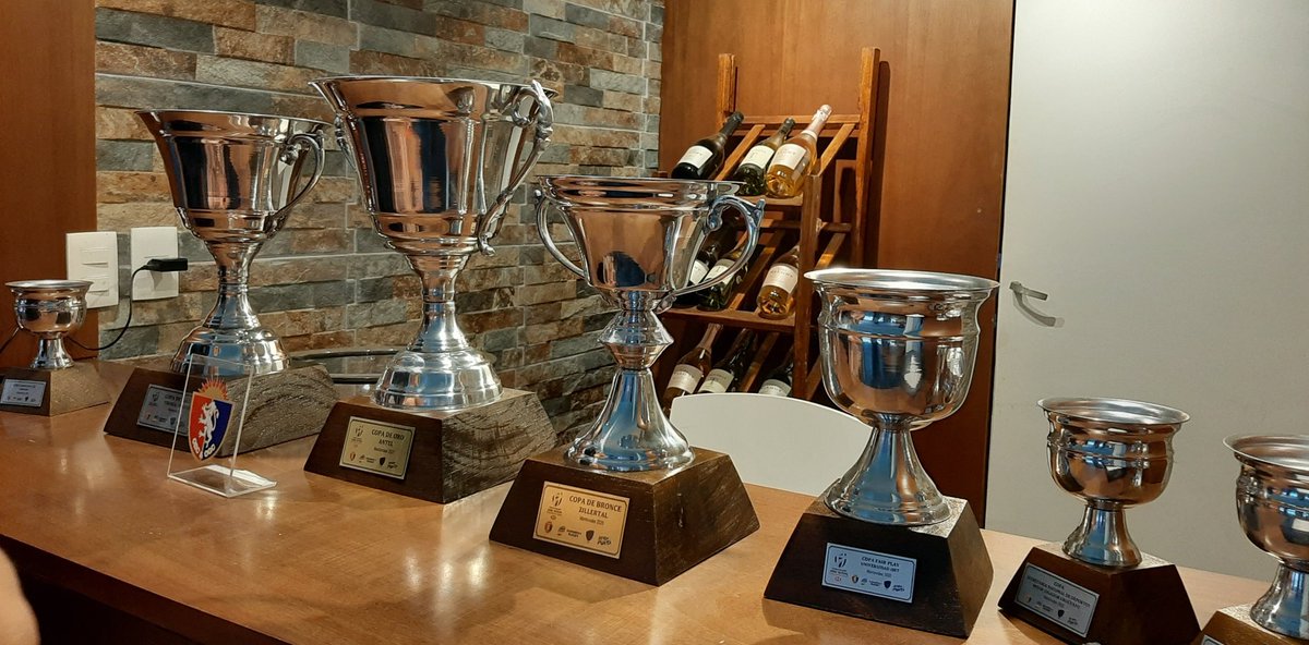Las copas esperan... 🏆 #SevenPunta