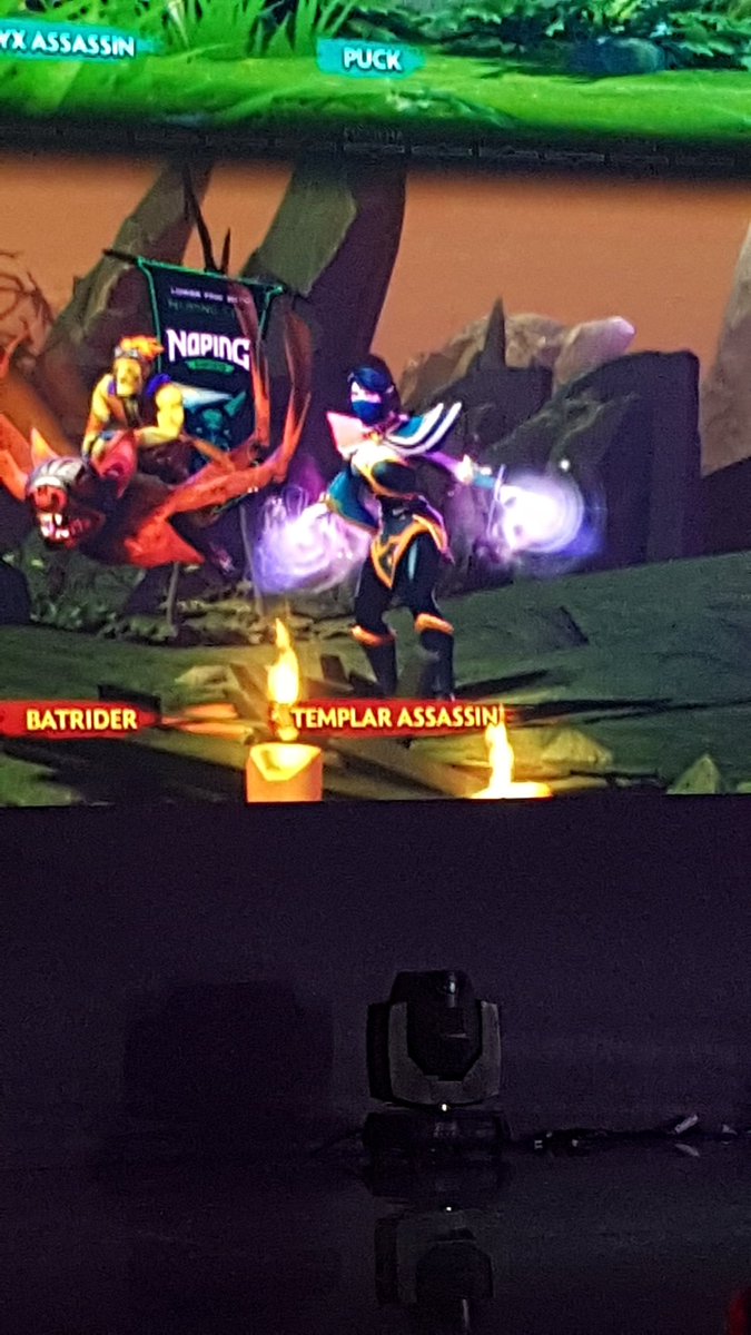 realbyuntaengoo's tweet photo. Rainha do Dota na mão de Deus. Abençoada pelo set da Deusa é isso #cbdota https://t.co/cIQx0MwVaX
