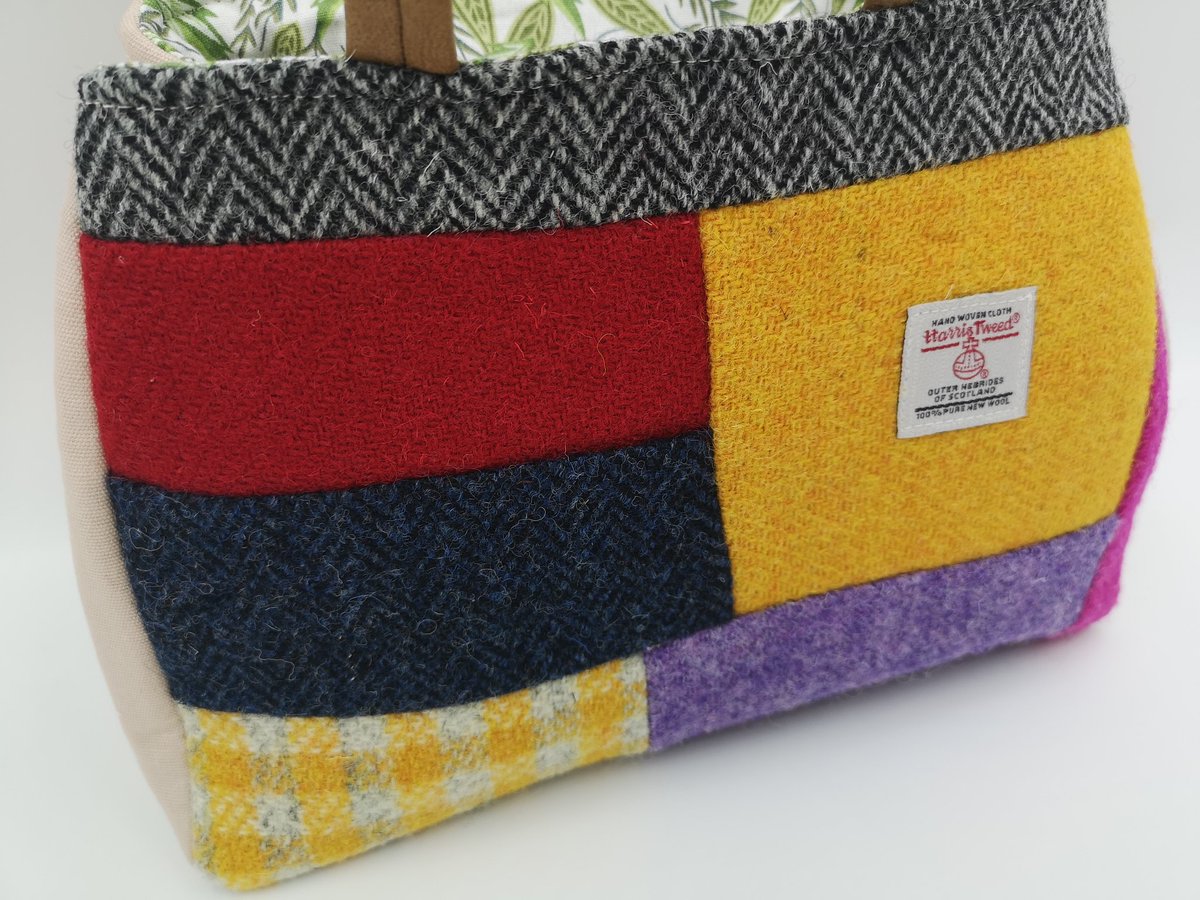 claridge23's tweet image. I made this lovely patchwork Harris Tweed Bag, its fully lined, has a magnetic close and faux leather handles and base, this would make a great mother's day gift and is available in my numonday store and etsy shop now numonday.com/shop/juebags-s… #harristweed #patchworkbag 😍🎁