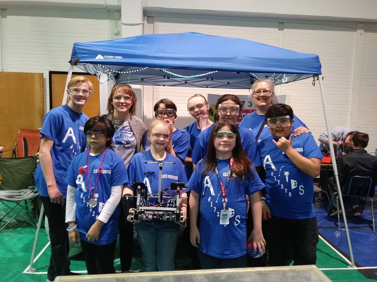 CluteRobotics's tweet photo. FTC Team Aries #17320 had a blast at Region on Sat!  Placed 11 out of 36. Amazing for rookie team of mostly 7th grd competing against experienced HS teams. Busy day then dinner out. Thank you @FIRSTinTexas @FTCTeams @BWoodRobotics @BrazosportISD @CluteCougars @tmfulton1 https://t.co/uSXtOsCfnC