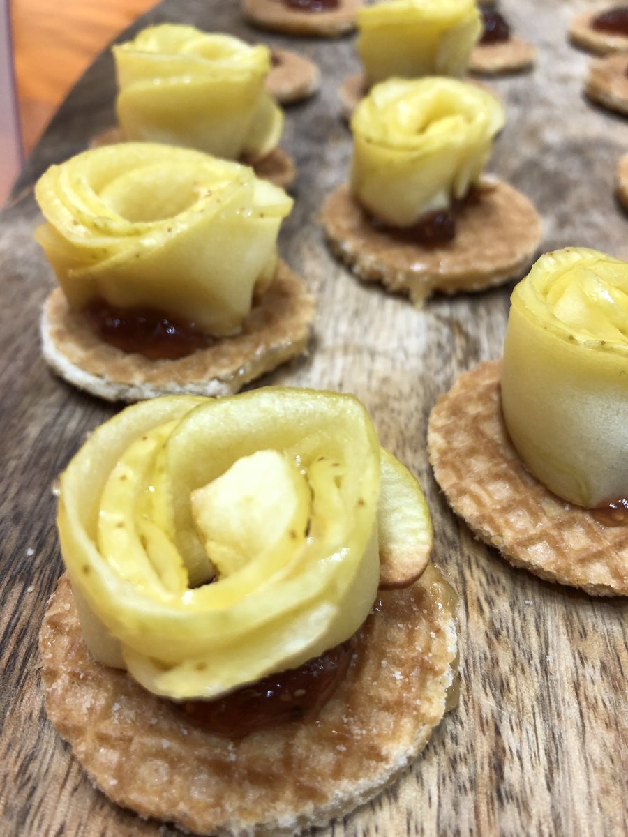 #Sia2020 Une belle journée sur le stand #Vergersécoresponsables avec des jeux, des dégustations, des échanges et beaucoup de bonne humeur 😀! Merci à toute notre formidable équipe pour toute cette belle énergie !!! 👏👏👏