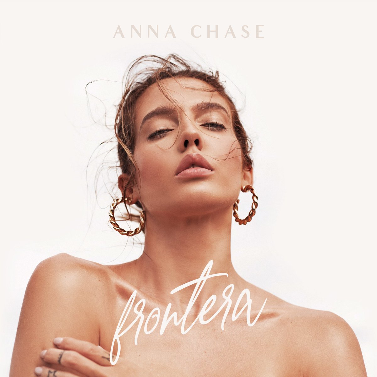 AnnitaChase's tweet photo. Muy domingo para anunciar música nueva? 🔥FRONTERA 26.02.20🔥 https://t.co/Ne4UkRvcnD