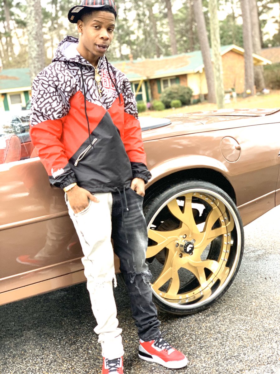 IAM_2LANE's tweet photo. If I Was I On That Nigga Phone Screen He Probably Still Wouldnt Touch Me 🐐🖤🆑 ... #MOB  #LLGETTI #LLBNB #LLMURK https://t.co/RWgsvwaPBl