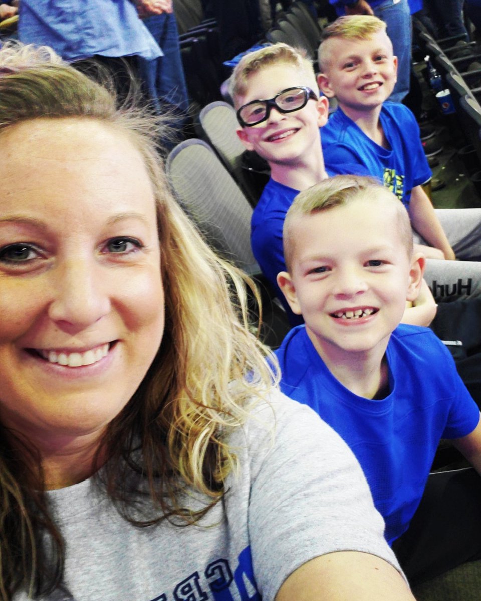 #15 Creighton vs #21 Butler.  Thanks to Max I. Walker and Kevin Giesselman for the great seats! 🏀 #GoJays pic.x.com/wttFcx67ev