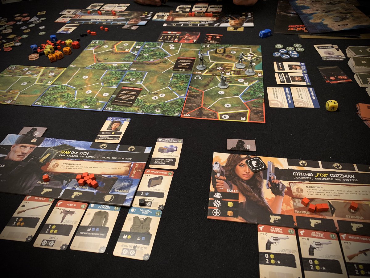 DirkHuesmann's tweet photo. Am Ende lag der Tisch bei Jagged Alliance randvoll mit Material... 😅 Zwischendrin gab es für @BrettspAngebote und mich viel zu tun. An manchen Stellen würde ich mir in der Anleitung mehr Klarheit wünschen. Aber insgesamt macht uns das viel Spaß ...
@JA_boardgame https://t.co/KNWA1k7wan