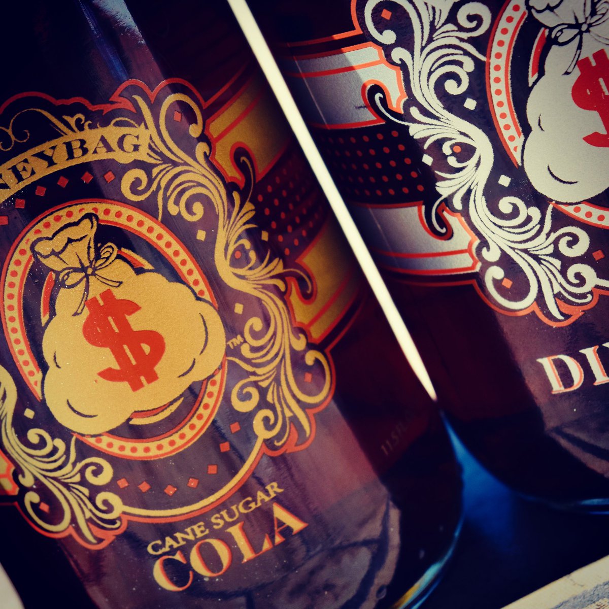 moneybagsodas's tweet photo. Drink MoneyBag Sodas💰https://t.co/ooBuFcWq2R #genesimmonsmoneybag #genesimmonsmoneybagsodas #moneybagsoda #genesimmonssodas #genesimmons #moneybagsodas #liquidmoney #moneybag #sodaroyalty #moneyshot https://t.co/b4F4YM2F3M
