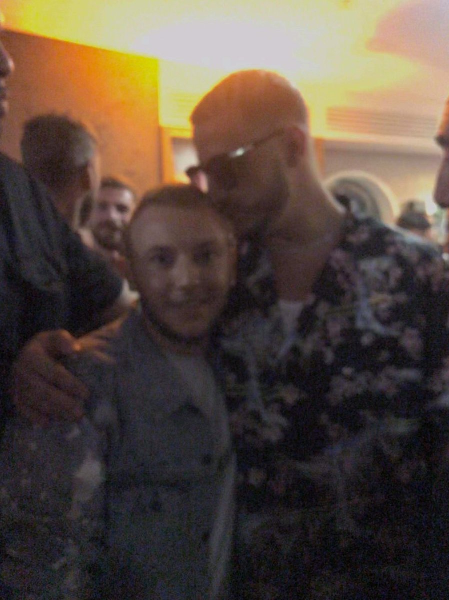 FlorianLMercier's tweet photo. Il y a quelques mois je le rencontrais à sa soirée et hier soir un concert juste incroyable !!  @djsnake #DJSNAKE https://t.co/SEdLDpvozJ