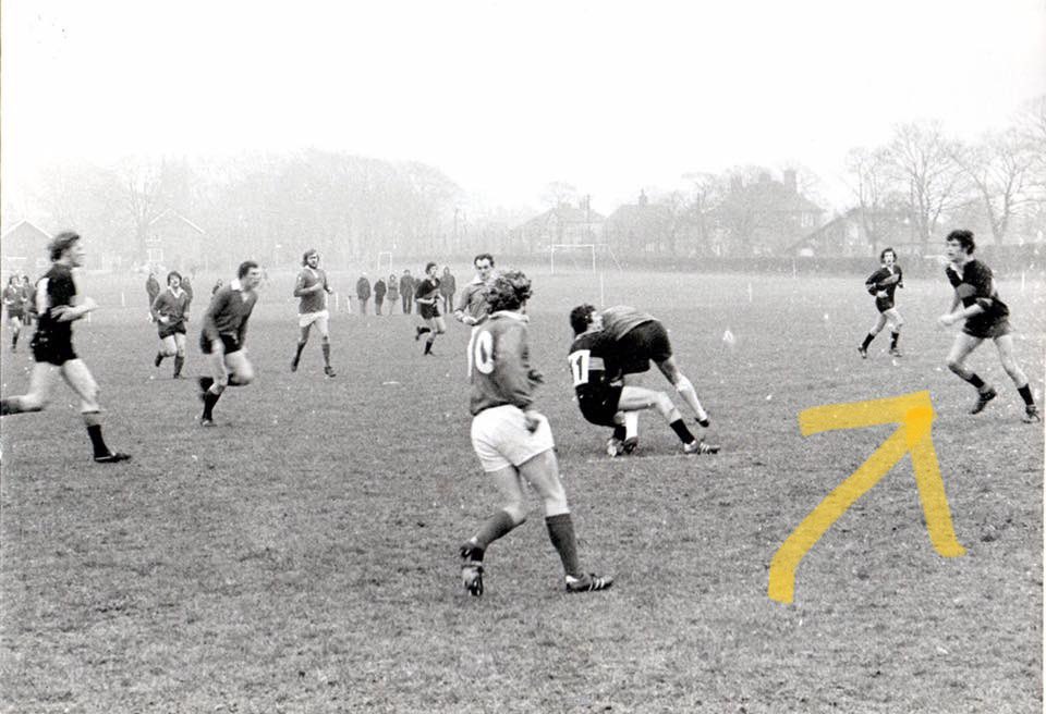 pacarney281161's tweet photo. I wonder if anybody @MTSoldboys or @MTBS_Sport knows who this famous rugby player is ? 🏴󠁧󠁢󠁳󠁣󠁴󠁿 https://t.co/1rD9hpcb2S