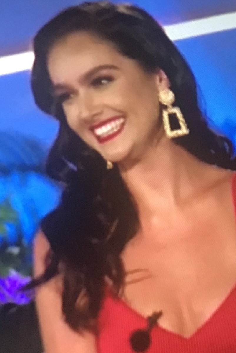 iqrasash's tweet image. please tell me i’m not the only one who thinks they look alike it’s been bugging me the whole series 😂 #loveisland