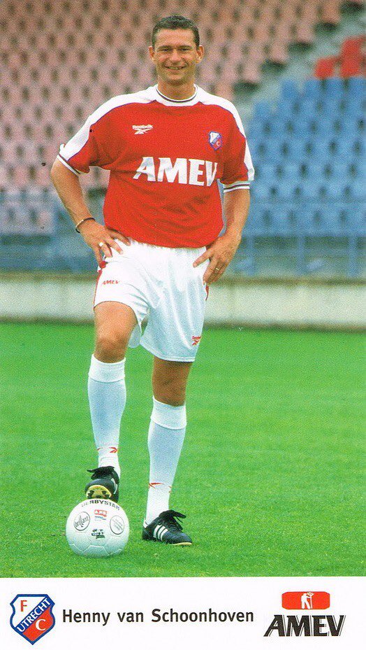 Mies030's tweet photo. Mooie memoire van Henny van Schoonhoven #DeTank bij #studiovoetbal. #RIP #utrproat #fcutrecht #FCU https://t.co/BrlS5rRxrn