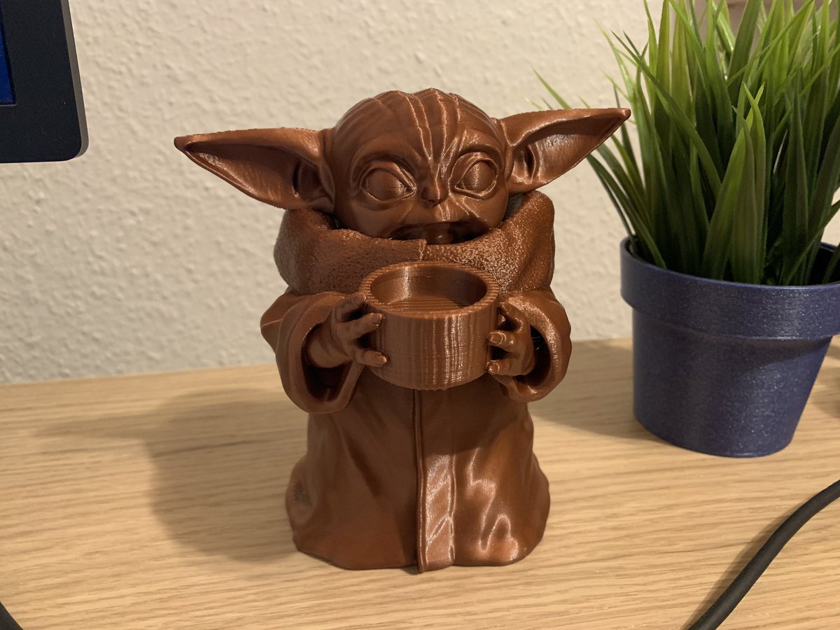 pisarm's tweet photo. Awesome Baby Yoda by @fotismint printed in 3DKordo Everfil copper PLA. #3Dprinting https://t.co/MSVcqFCWfO