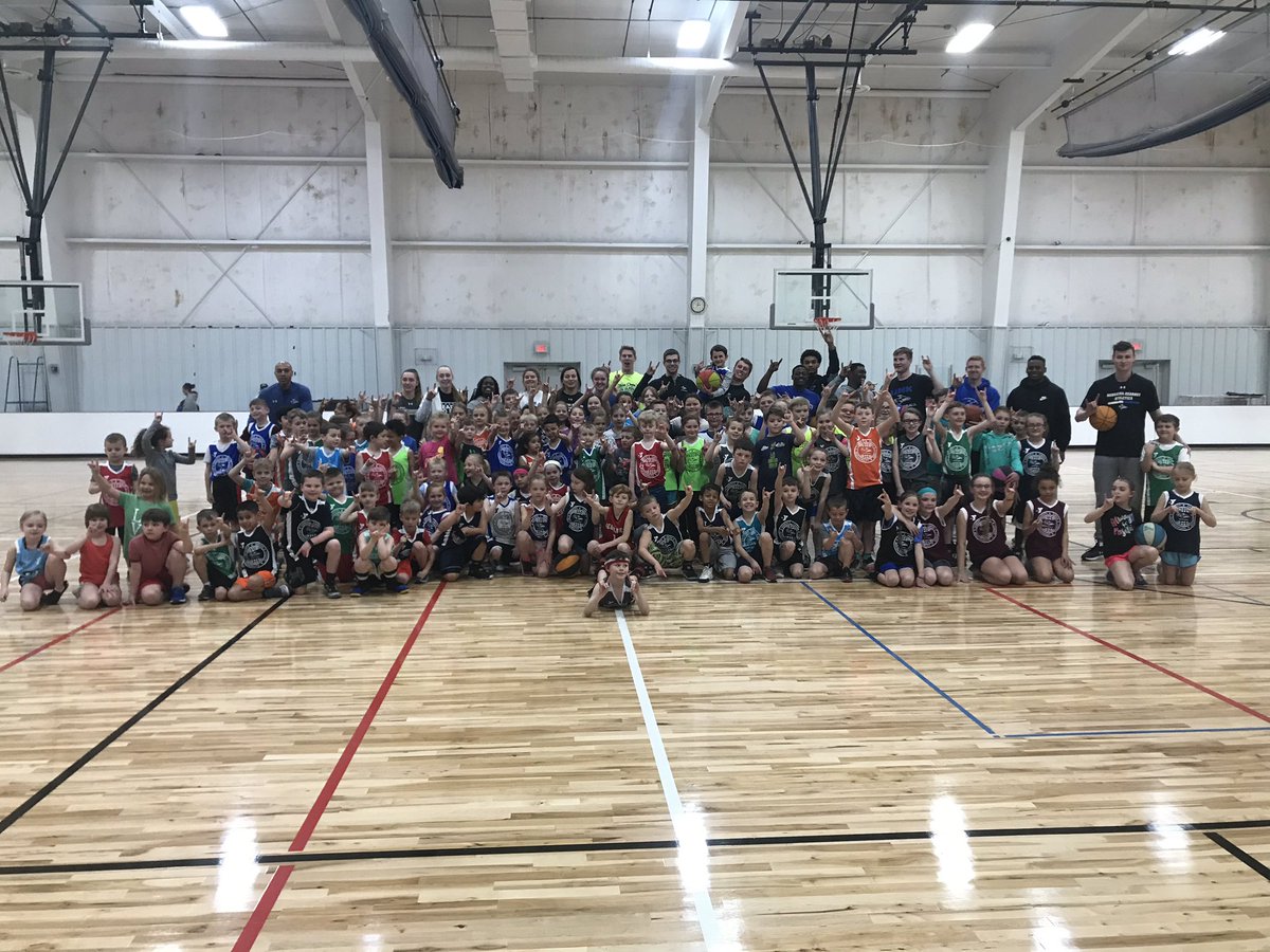 UNKWBB's tweet photo. It’s always fun when we get a chance to share our love for the game and set an example of what it means to be a Loper.

Kearney has some absolute BALLERS coming up in the near future.

#FutureLopes 🤘 https://t.co/QrrPAYzVAb
