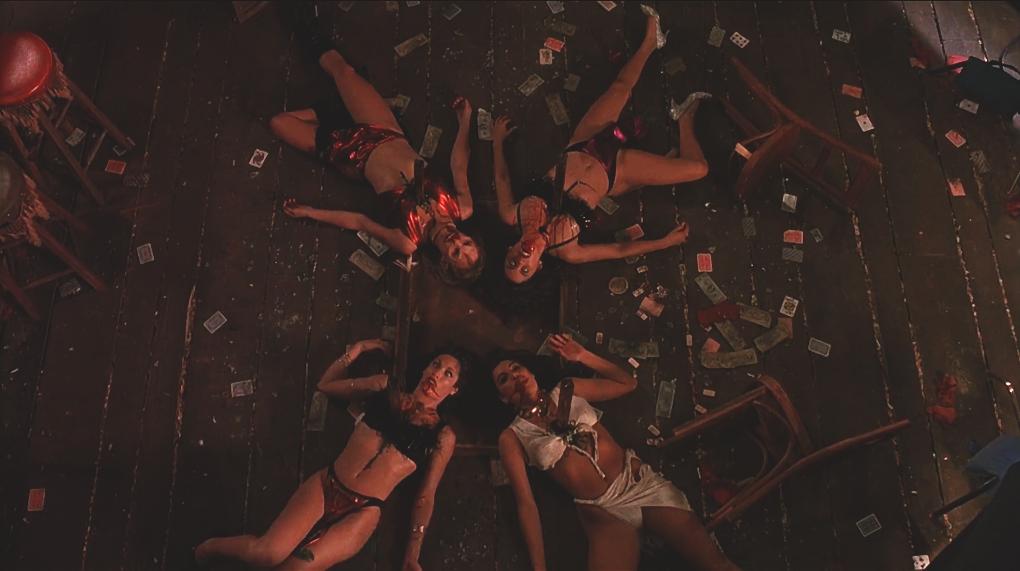 обои на рабочий стол фэнтези. от заката до рассвета фильм 1995. кровавая яма. пейзаж ада. кровавая пещера.