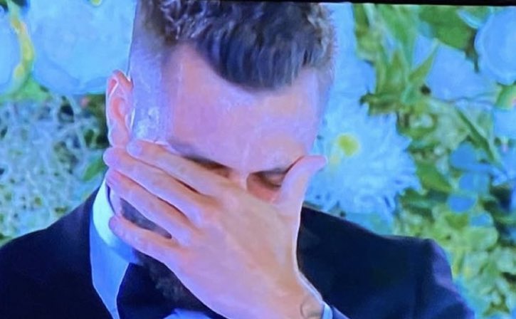 All anyone wants is a man like Finn who cries trying to express how grateful he is for you #Lovelsland ❤️