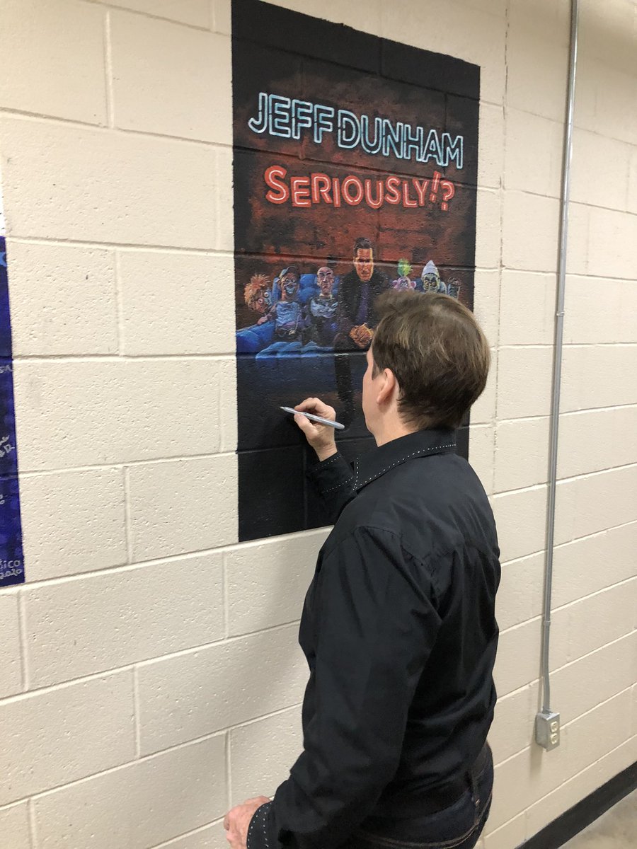 MoheganArenaPA's tweet photo. Thanks to @jeffdunham for another incredible show tonight in #WilkesBarre and for signing the @MoSunArenaPA #ArtistWall
Canโt wait to welcome you and the gang back soon!
#JeffDunham #Achmed #Peanut #Walter #josejalapeno #bubbaj #WBHere #MSAPA #comedy https://t.co/b3i5vvSUqZ