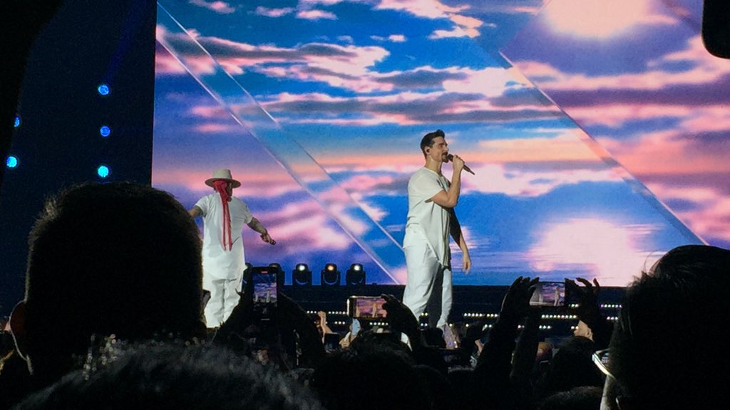 AriiLpza's tweet photo. La mejor noche ❤️😍 amé cada segundo del concierto @backstreetboys  #backstreetboysmexico #DNAWorldTour #DNAWorldTourMexico https://t.co/mFtAFApw98