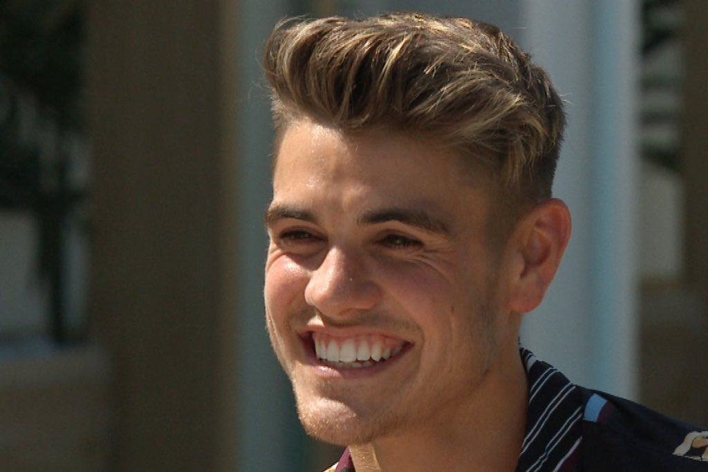 TraylorHolmes's tweet photo. I’m gonna miss this smile #LukeM #LoveIsland https://t.co/YQr1pBGc6N