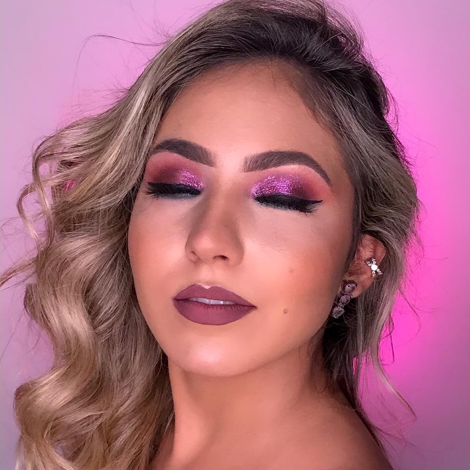 fabianaabreeu's tweet photo. Aquela make bafo! 🥰👄💄
#makeup #makeupbh https://t.co/tjJo254nw0