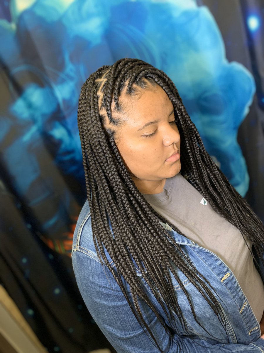 IAmShikeria's tweet photo. Knotless Braids #ASUTWITTER #ASU21 #ASU23 #ASU20 #ASU22 #albanynotalabama #ASU19 https://t.co/ttkNH7IKbS